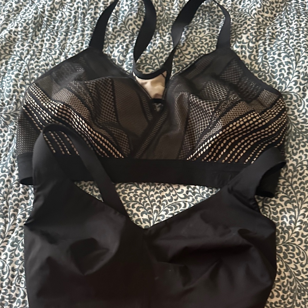 Lululemon Black Women's sports bras